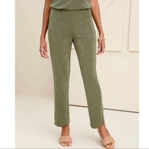 Chico’s Travelers No Tummy Pants Women’s Size XL Smoothing Straight Leg Green